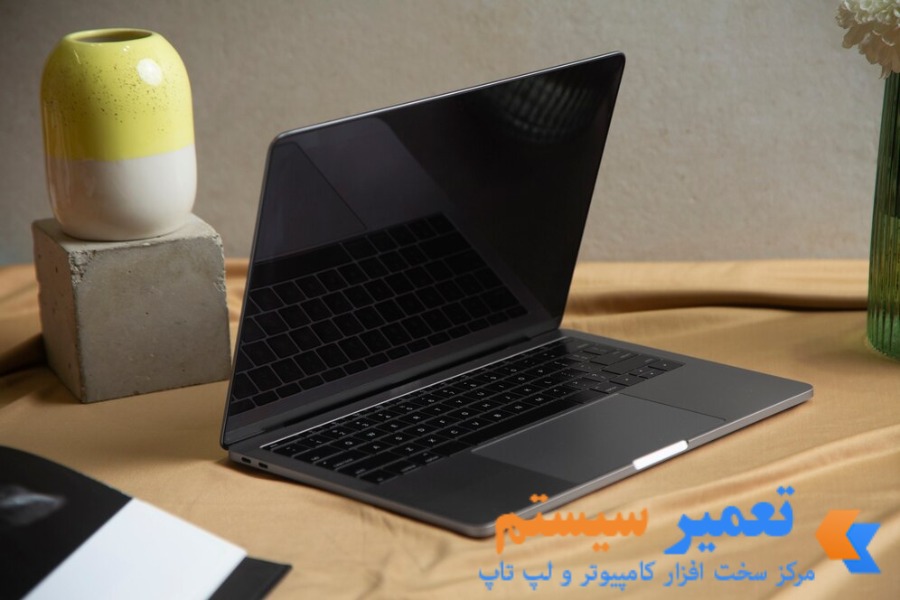 بررسی علل مختلف چشمک زدن نمایشگر لپ‌تاپ
